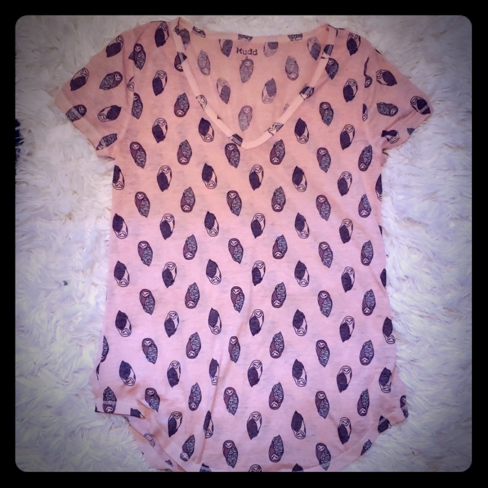 Junior's Mudd v-neck tee